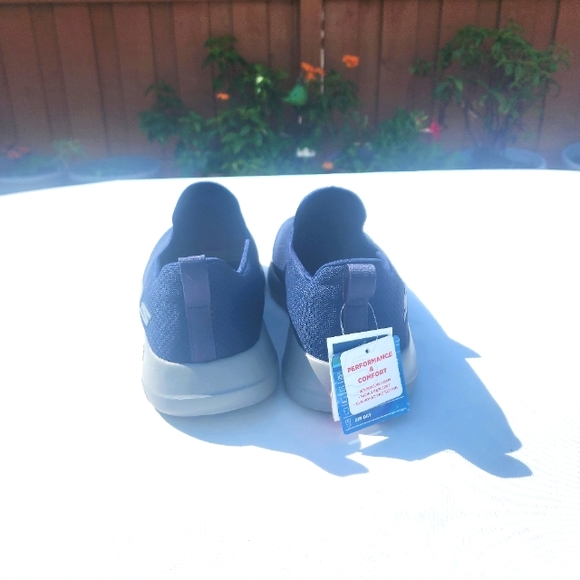 NWT skechers go walk - Picture 3 of 5